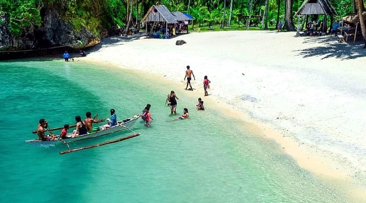 Tatlong Pulo Island